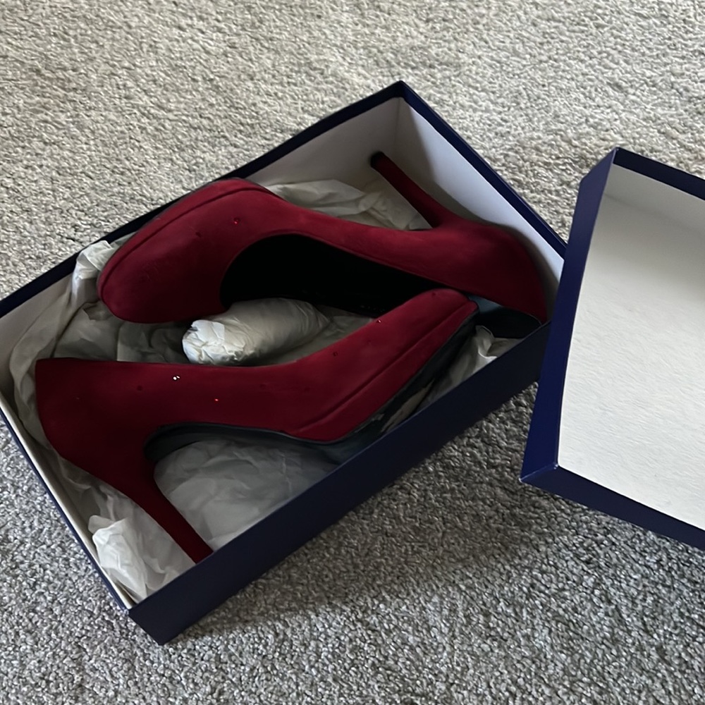 7.5 Red Stuart Weitzman Platform Pumps - image 1
